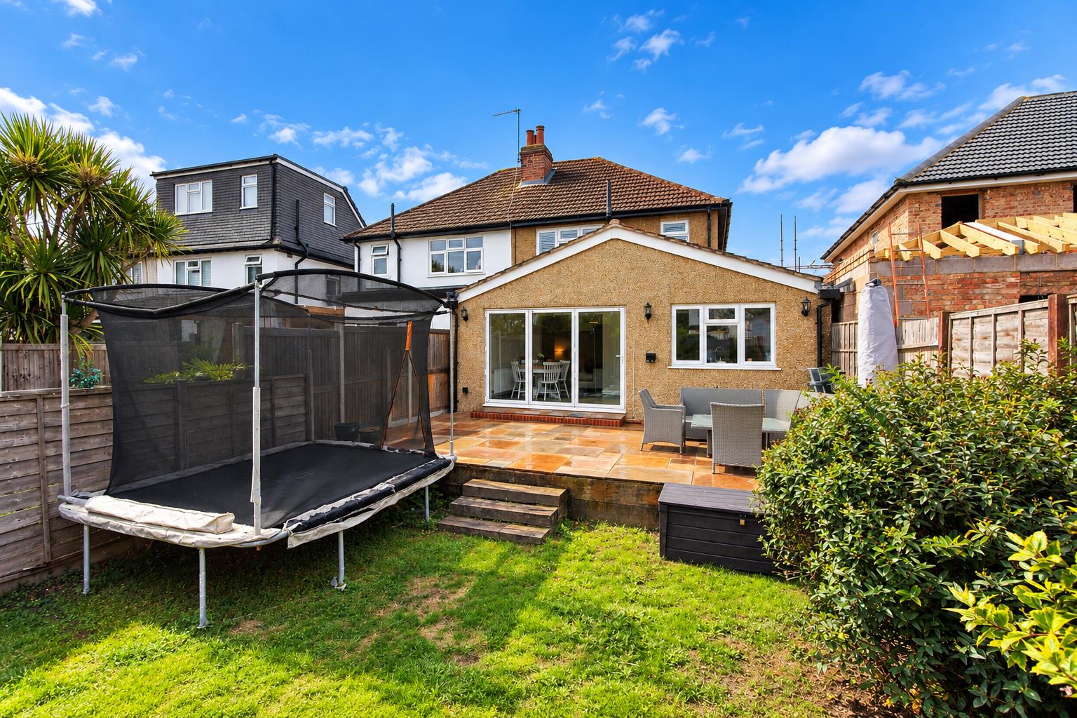 Curran Avenue, Wallington